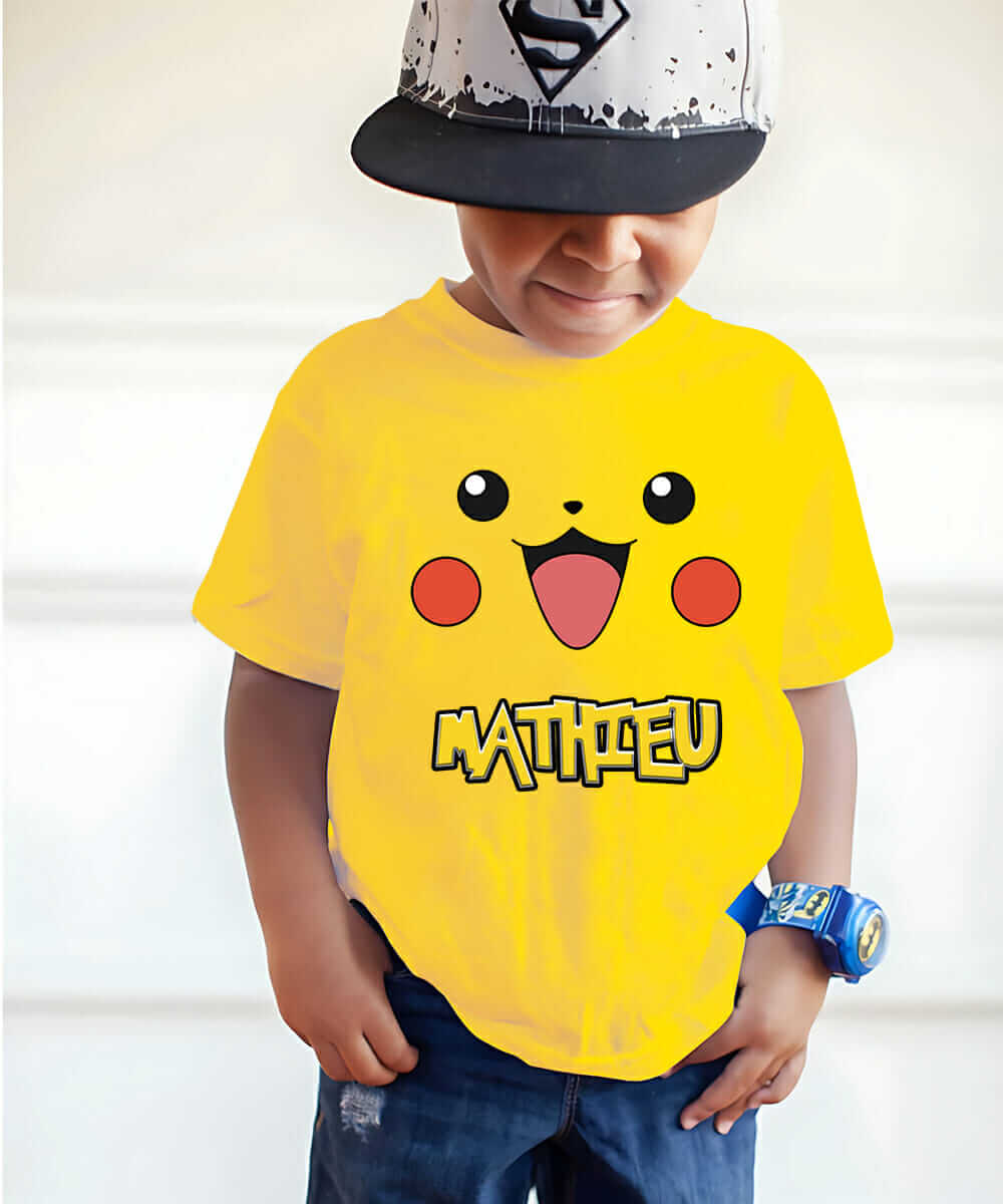 T-shirt visage Pikachu avec prénom